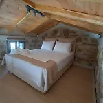 Villa Petra No3 *