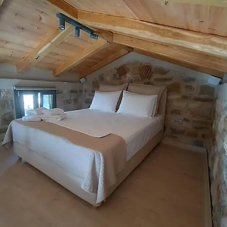 Villa Petra No3 *