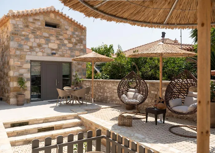 Petra No3 Vila Methoni (Messenia)